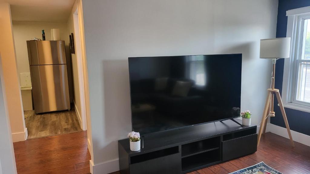 JstLikeHome - Old Ottawa Suite & Guesthouse - Resim 32