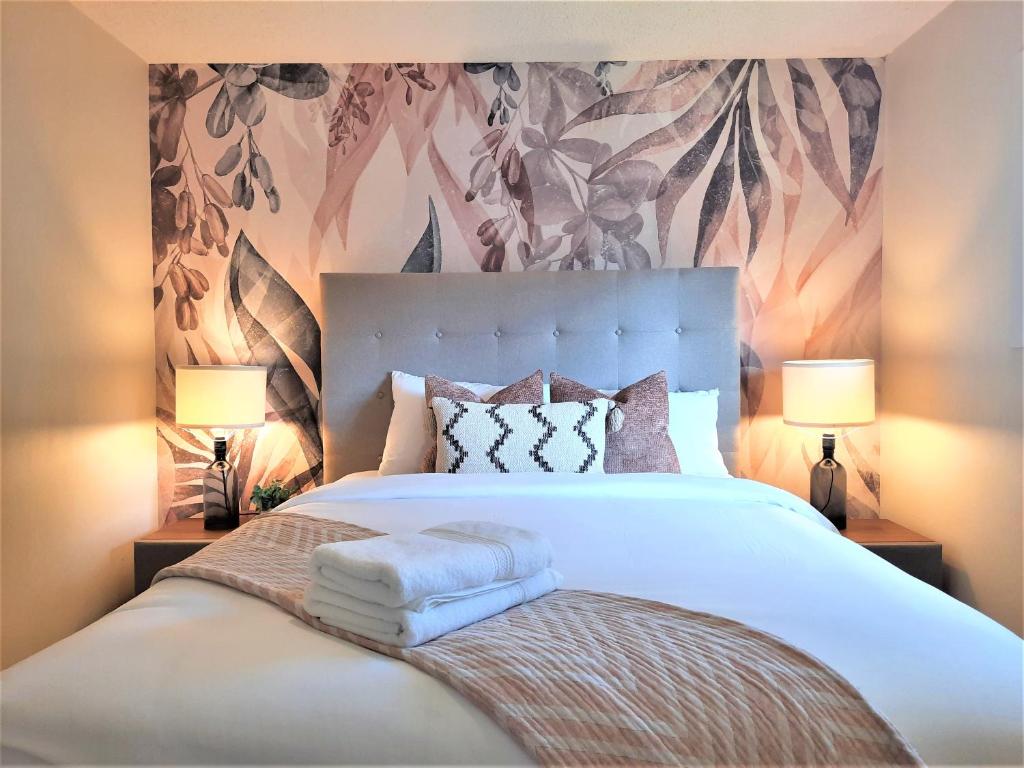Luxury Home By North Glenmore Park - Casa De Cuatro Dormitorios