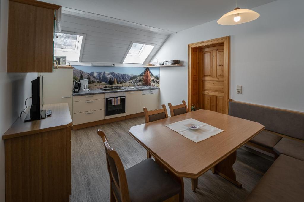 Kuchyň nebo kuchyňský kout v ubytování Landhotel - Apartments Bauer