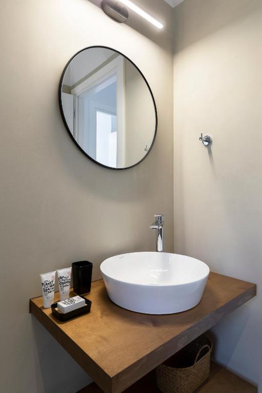 Koupelna v ubytování Lichnos Luxury Suites