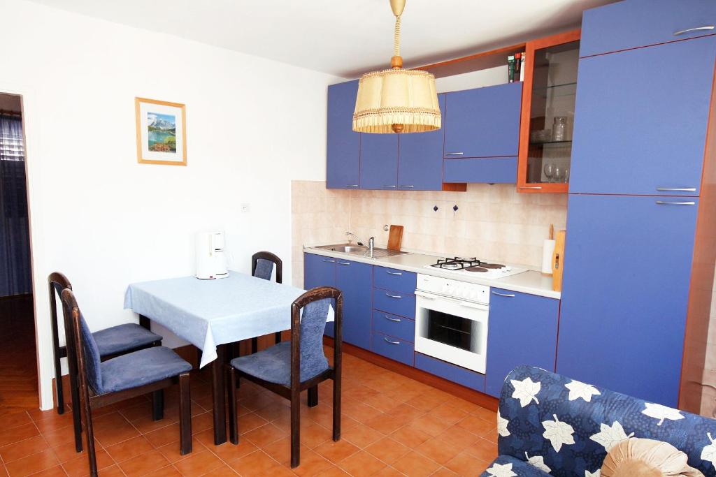 Fotografie z fotogalerie ubytování Apartments by the sea Jezera, Murter - 5057 v destinaci Jezera