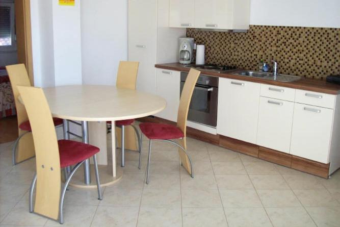 Fotografie z fotogalerie ubytování Apartments by the sea Jezera, Murter - 5057 v destinaci Jezera