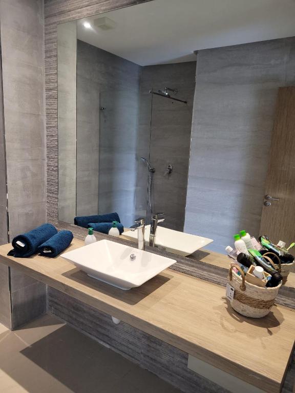 Koupelna v ubytování Appartement avec piscine à saidia Climatisation et Wifi