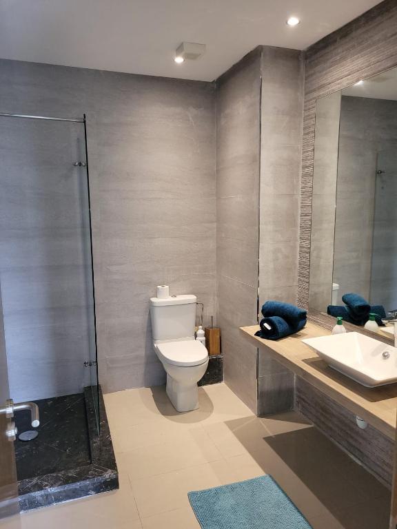 Koupelna v ubytování Appartement avec piscine à saidia Climatisation et Wifi