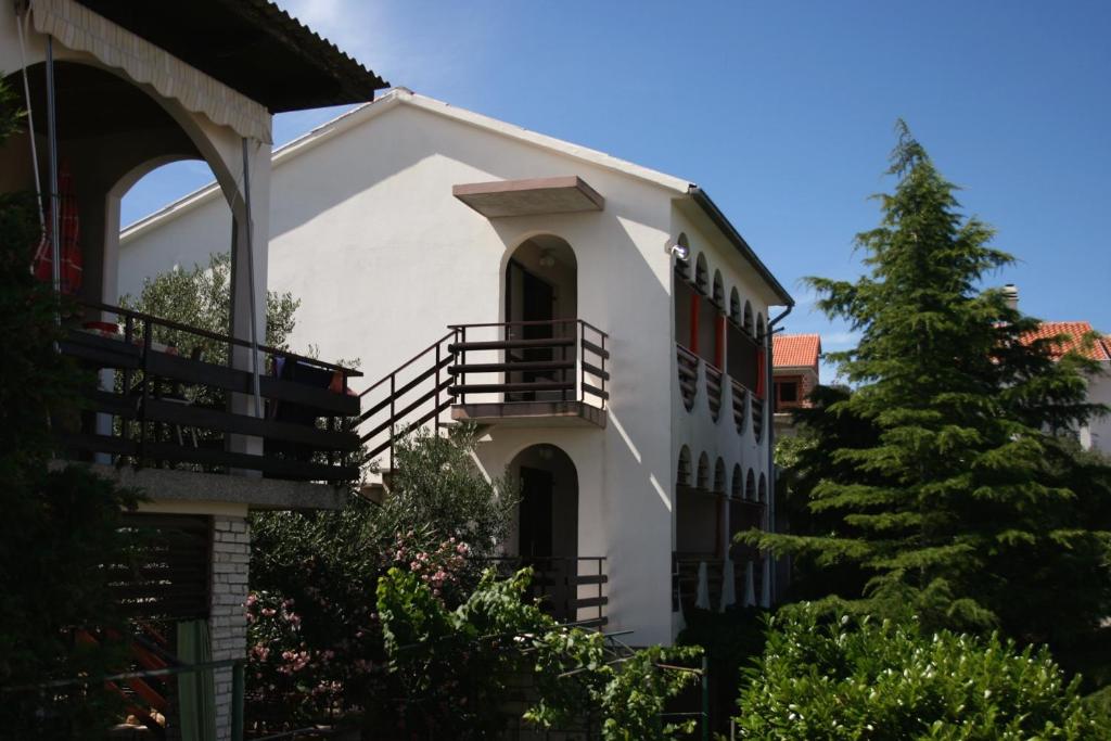 Budova, v ktorej sa apartmán nachádza