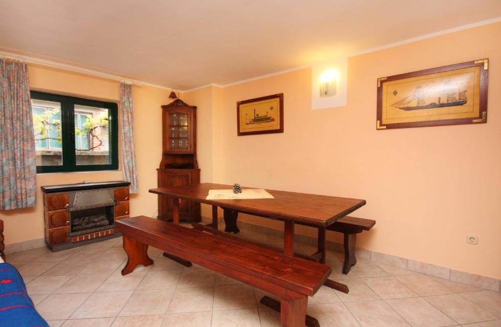 Fotografia z galérie ubytovania Holiday house with a parking space Murter - 5146 v Murteri
