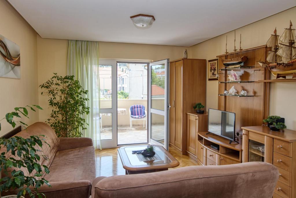 Posedenie v ubytovaní Apartments with parking spaces Murter - 5088