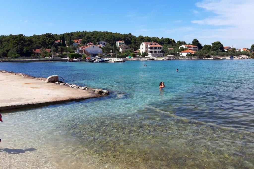Fotografie z fotogalerie ubytování Apartments by the sea Zdrelac, Pasman - 8307 v destinaci Ždrelac