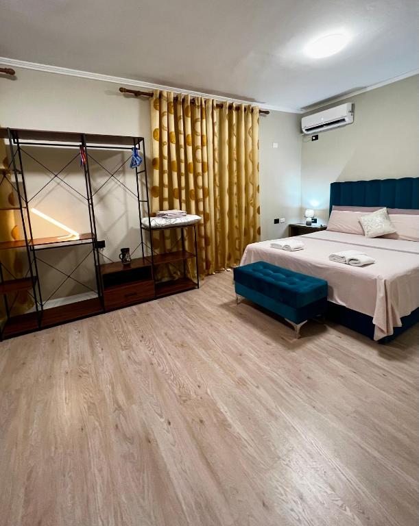 Bejart Apartment 3 - Image 2