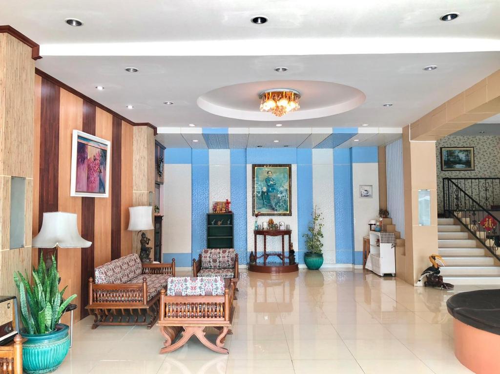 Posezení v ubytování Visanuinn Hotel