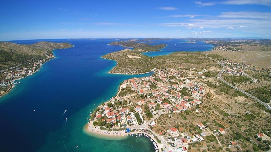 Fotografie z fotogalerie ubytování Apartments by the sea Grebastica, Sibenik - 9695 v destinaci Grebaštica