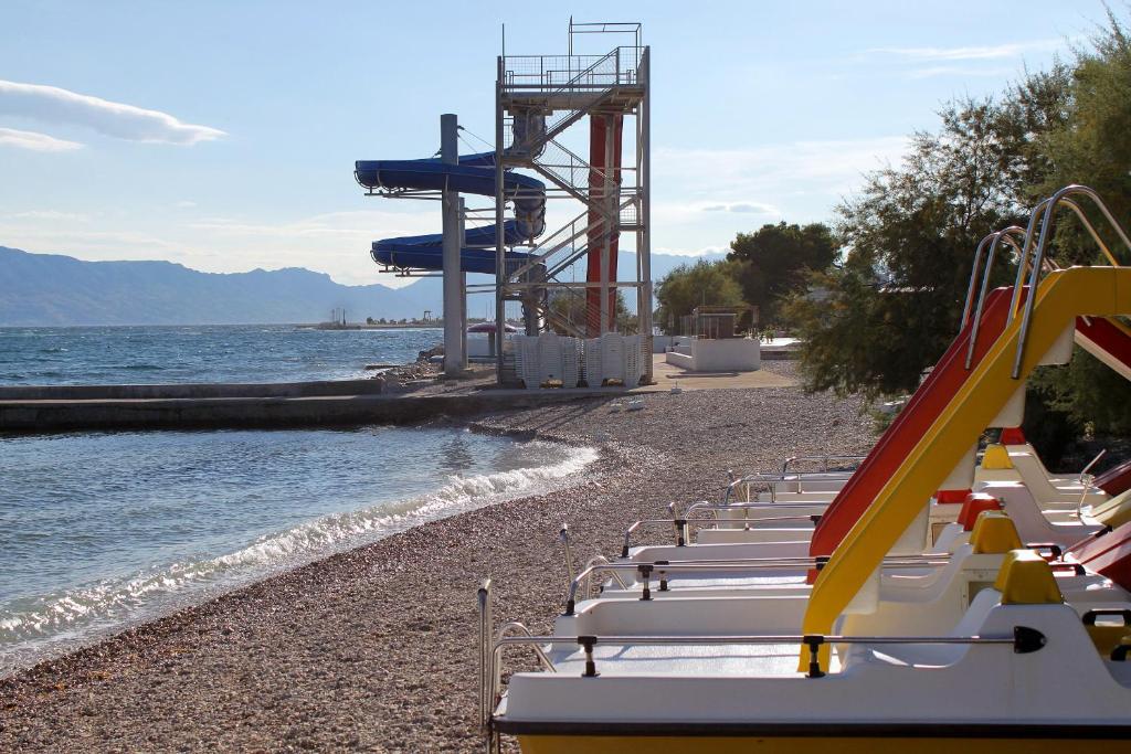 Fotografia z galérie ubytovania Apartments with a parking space Supetar, Brac - 2850 v Supetare