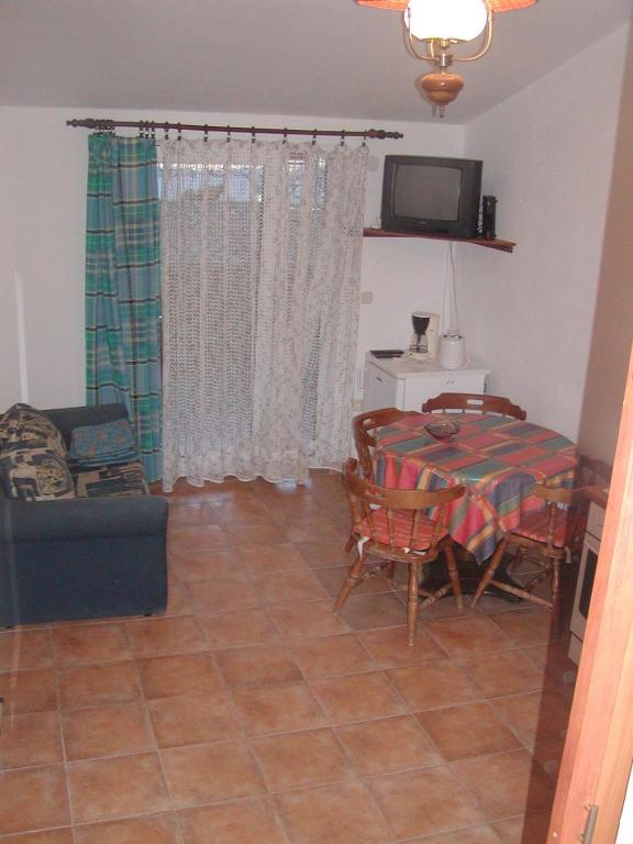 Posedenie v ubytovaní Apartments with a parking space Murter - 5122