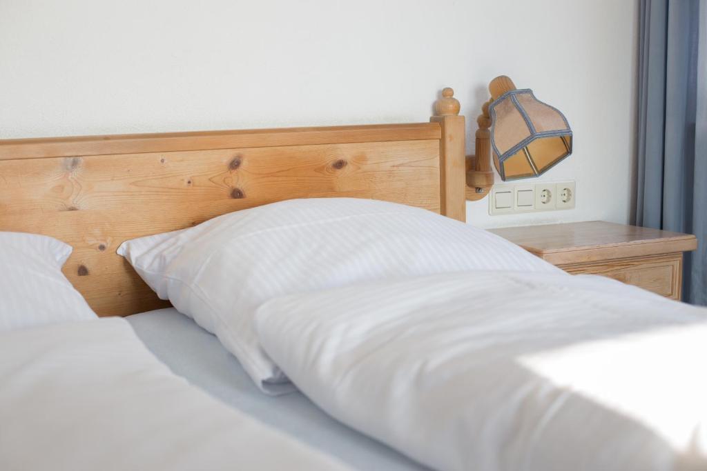 Postel nebo postele na pokoji v ubytování Landgasthof Bieg