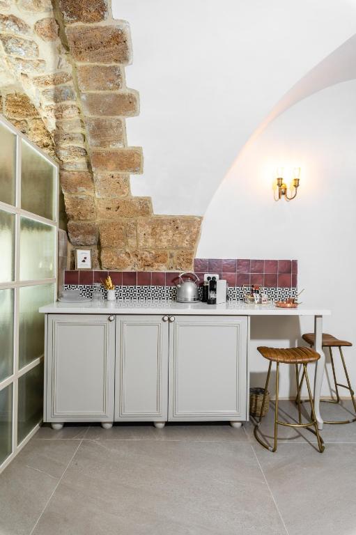 A kitchen or kitchenette at Jozefin