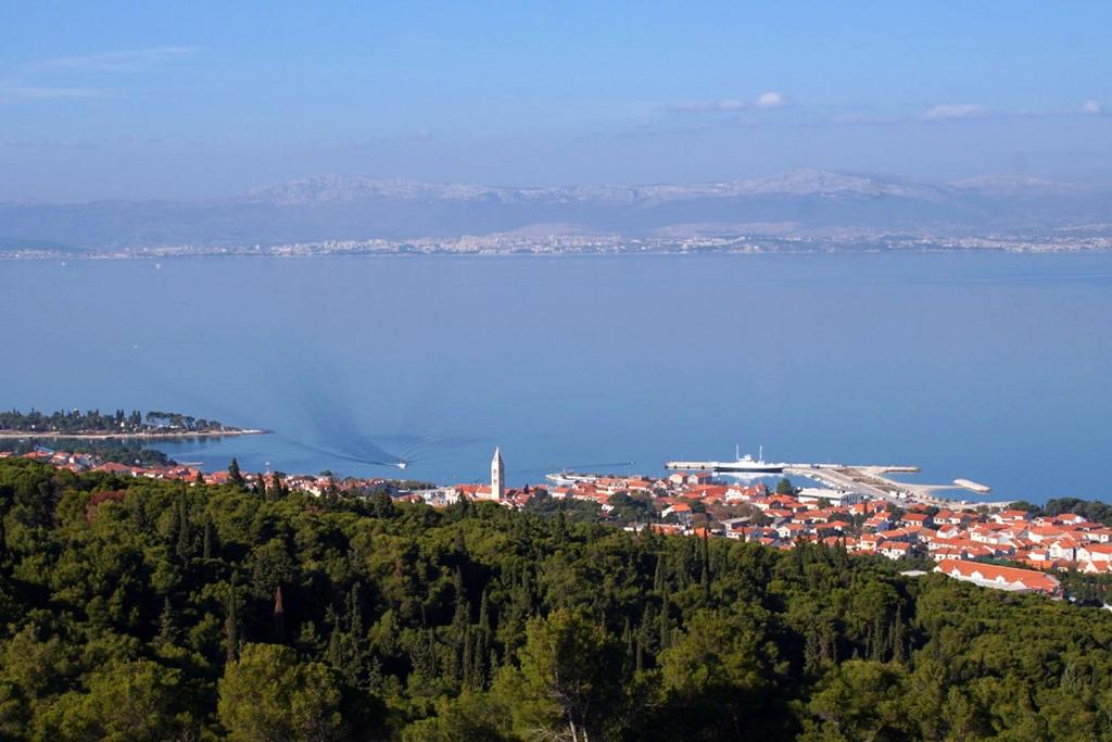 Vista aerea di Apartments by the sea Supetar, Brac - 11497