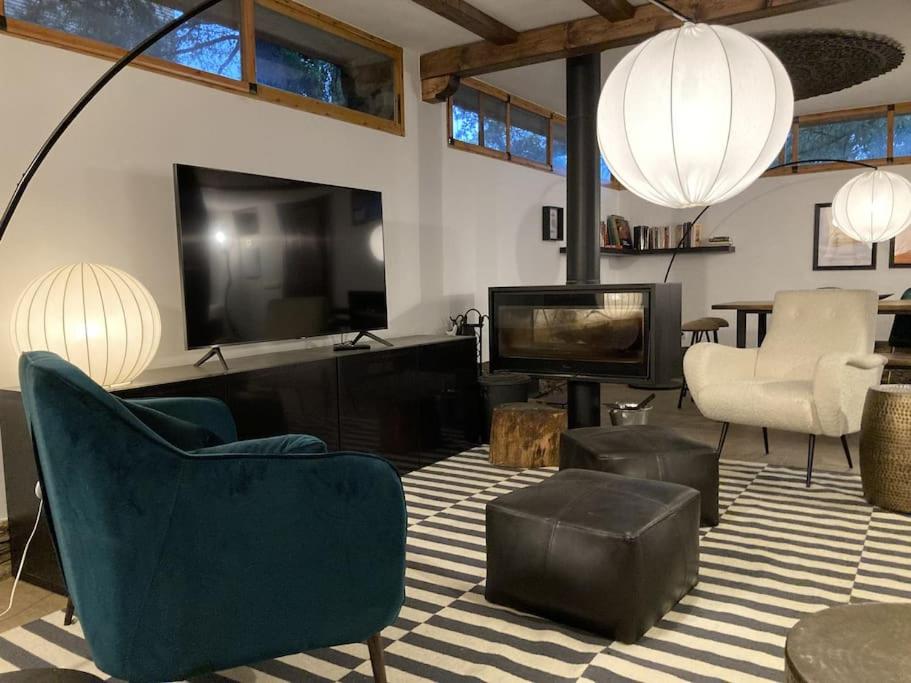 A seating area at La Amapola