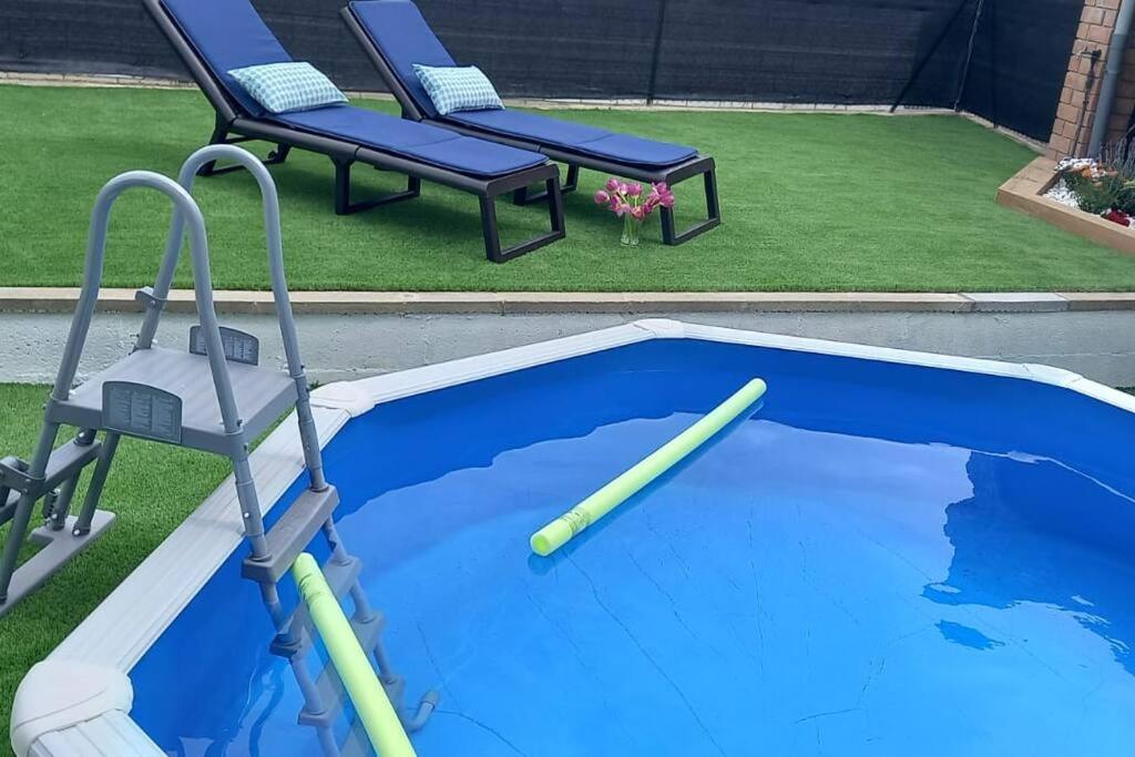 Swimming pool sa o malapit sa Casa Joana