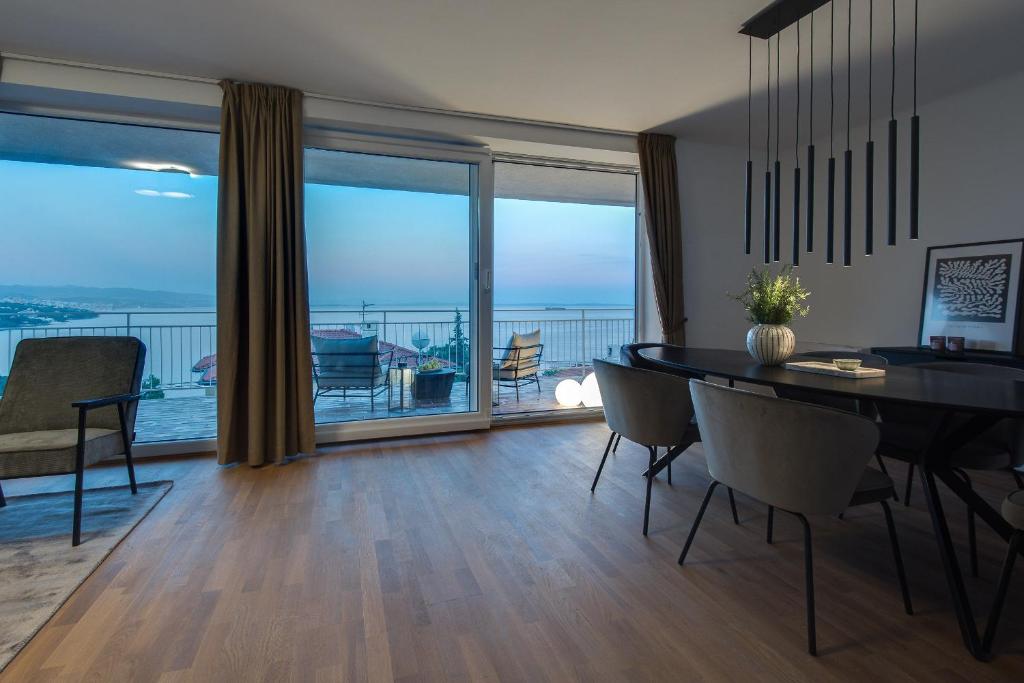 Výhľad na hory alebo výhľad na hory priamo z apartmánu