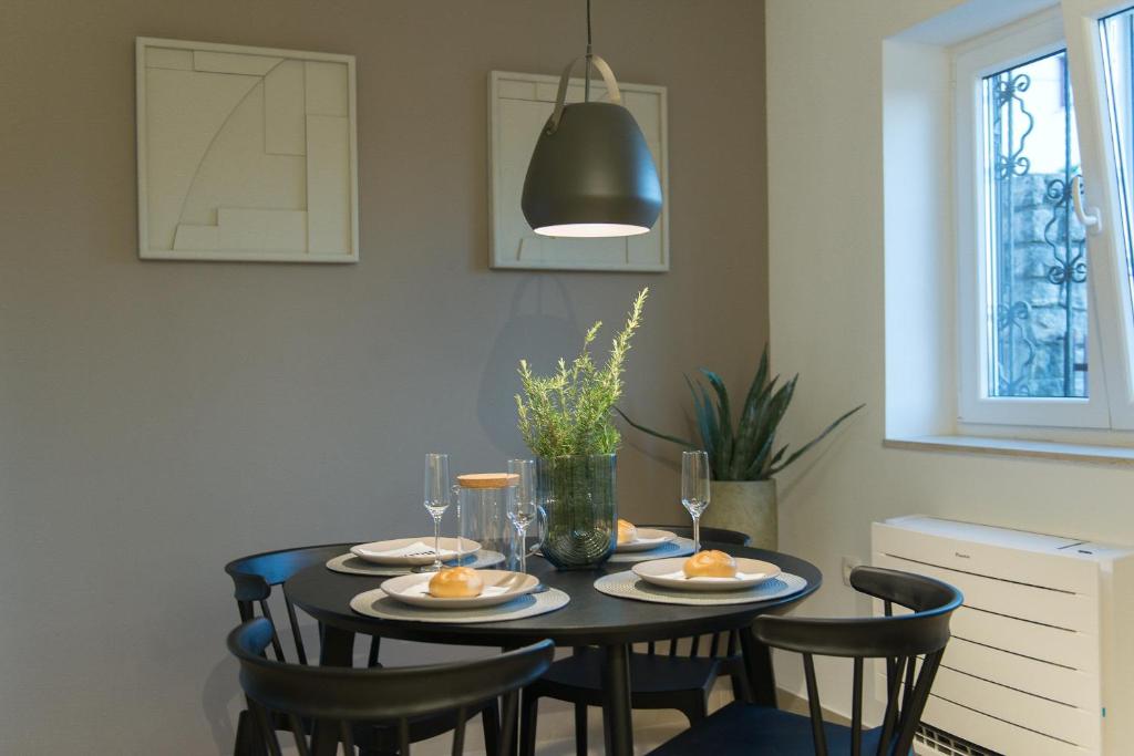Fotografia z galérie ubytovania Premium apartment with beautiful sea view, short walk to the sea v destinácii Opatija