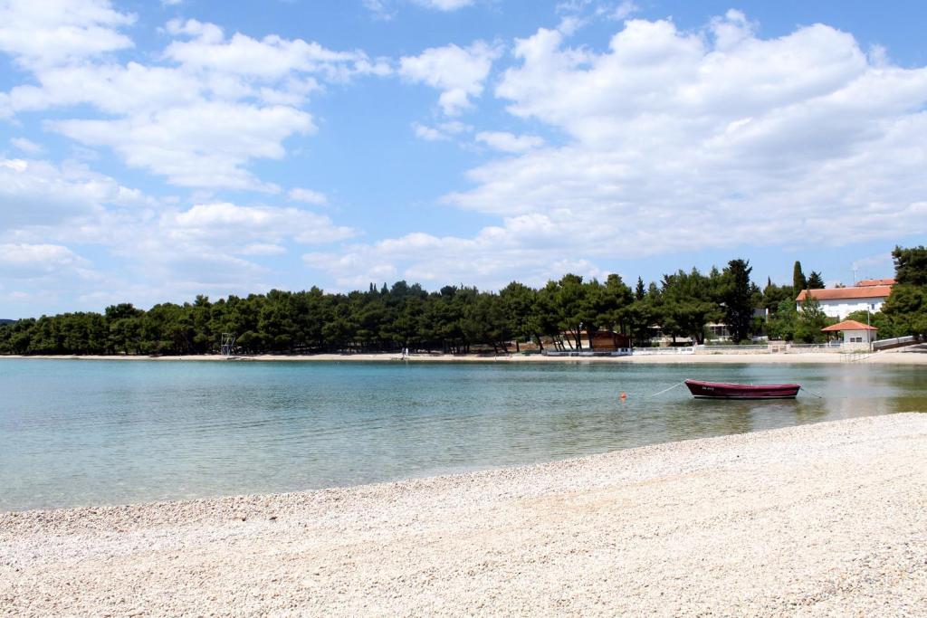 Fotografie z fotogalerie ubytování Apartments with a parking space Pirovac, Sibenik - 17653 v destinaci Pirovac