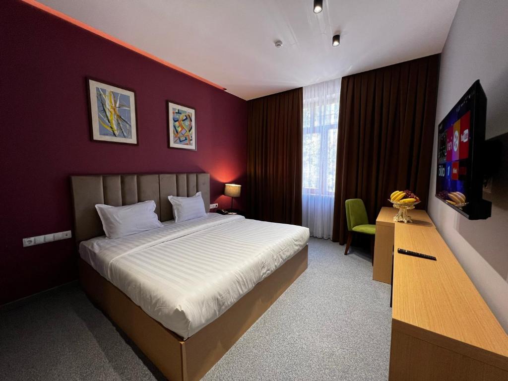 King Plaza - Standard King Room