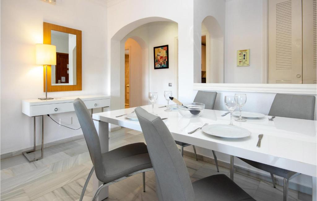 Kép Nice Apartment In Calahonda With Wifi szállásáról Sitio de Calahondában a galériában