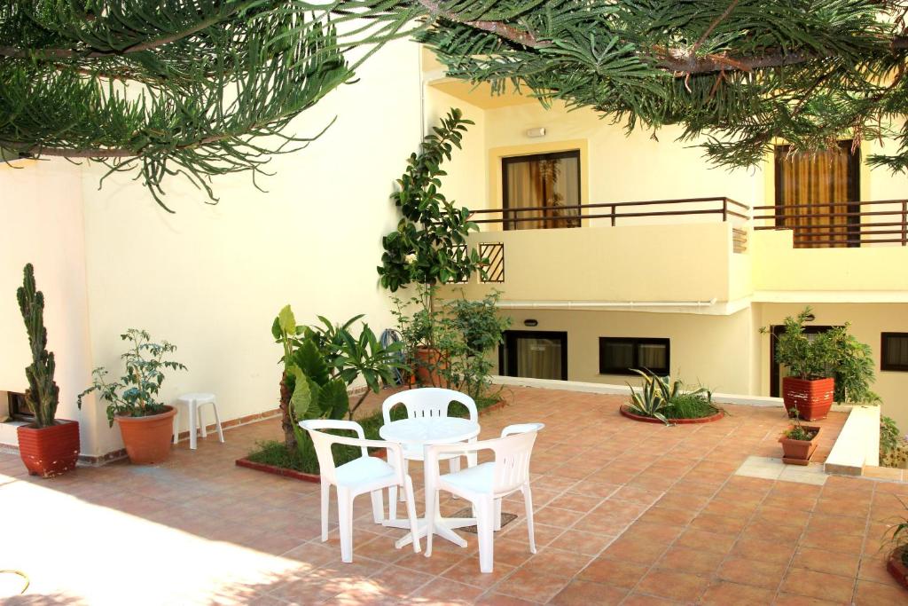 Balkón nebo terasa v ubytování John Apartments