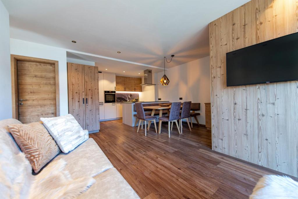 A kitchen or kitchenette at Luech da Perteut - Panorama and Wellness