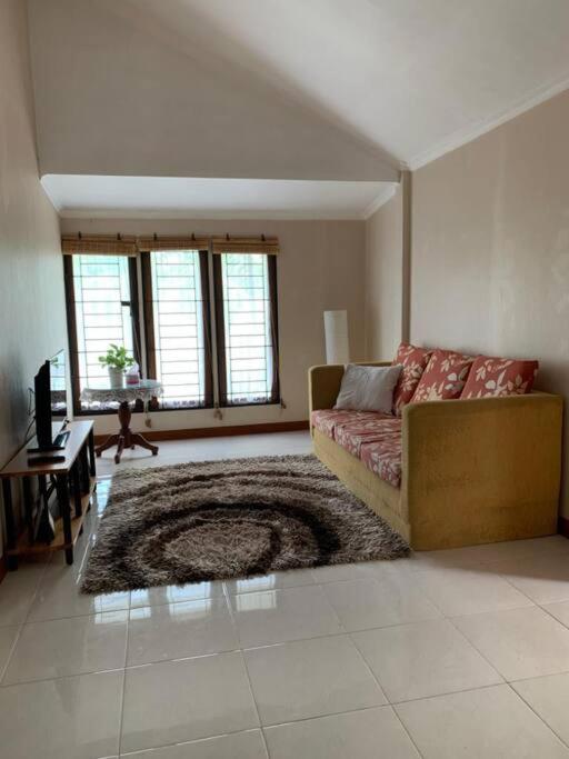 Posezení v ubytování Banda Aceh Batoh Homestay - private - fits up to 8 persons