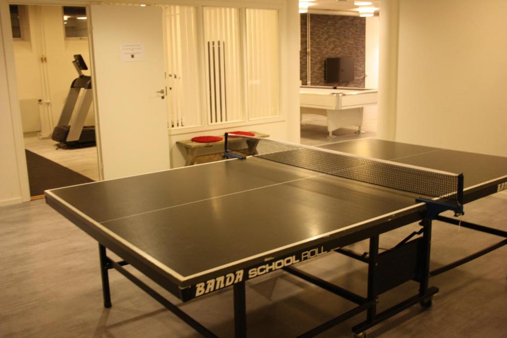 Stolní tenis v ubytování Hotell Lyktan nebo okolí