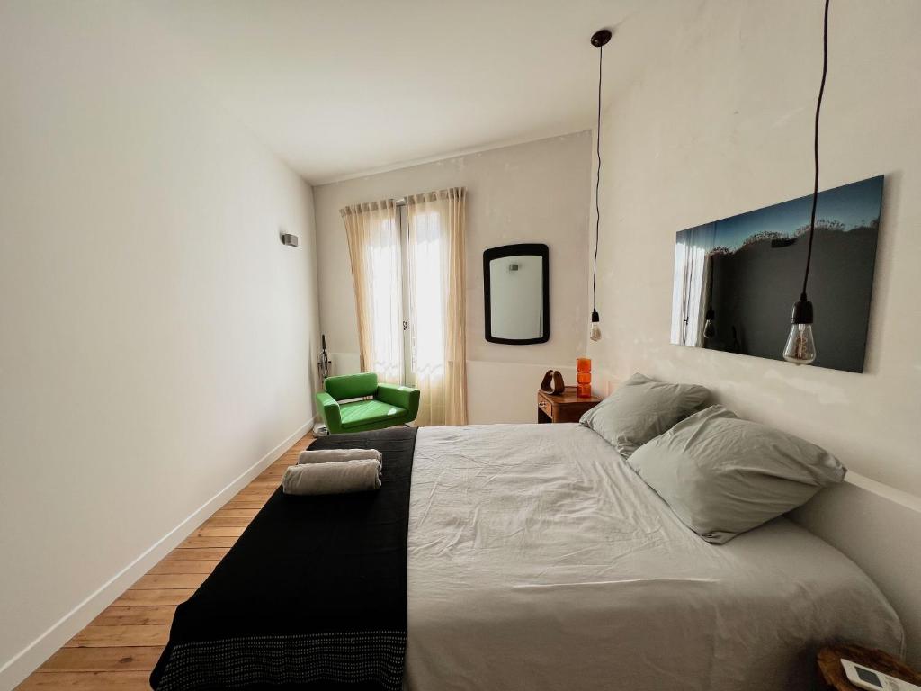 Krevet ili kreveti u jedinici u objektu Spacious 2br in Arles Historical Center With Terrace