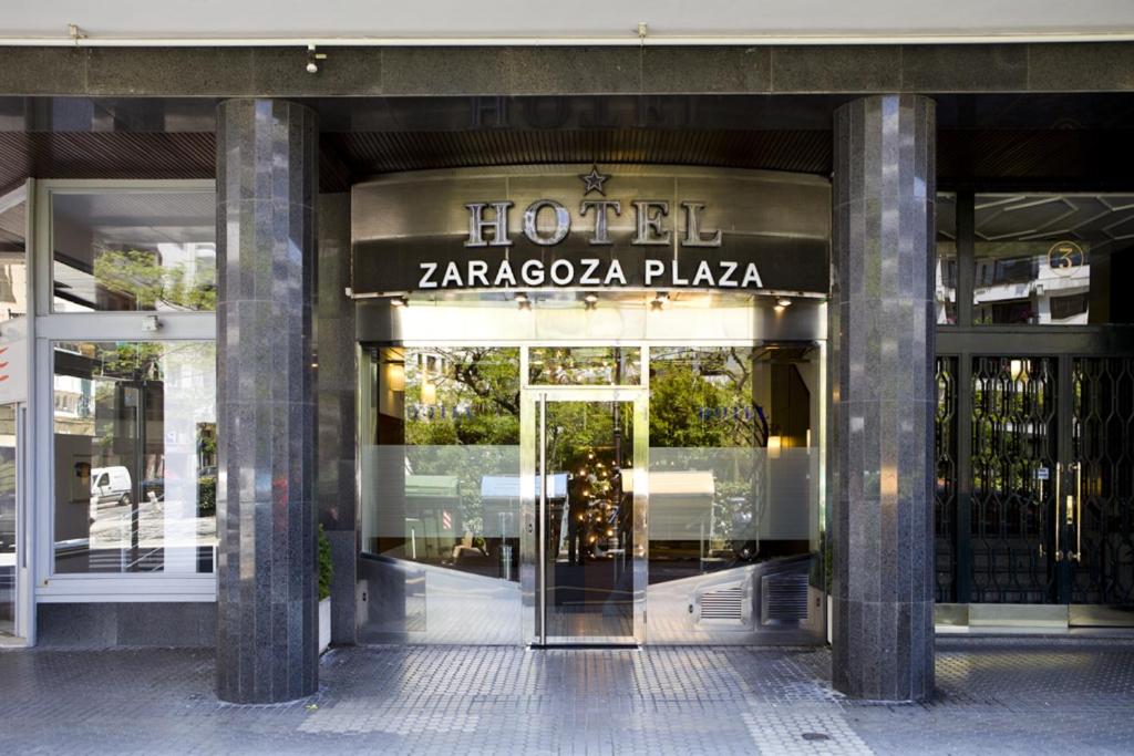 Exteriér alebo vchod do ubytovania Hotel Zaragoza Plaza