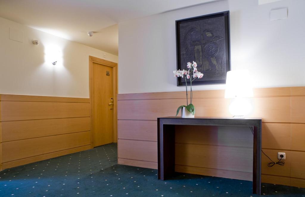 Hotel Zaragoza Plaza - Resim 14