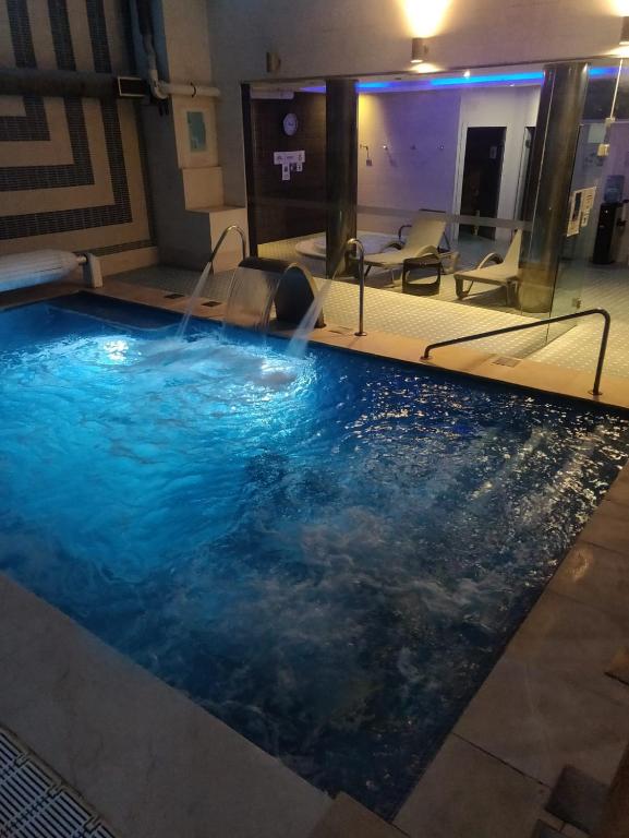 Bazén v ubytování ARVA Spa París nebo v jeho okolí
