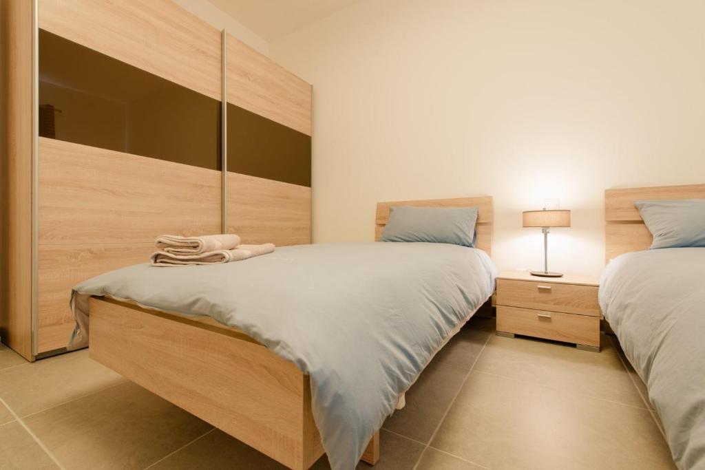 Seafront Apartment Sliema - 14