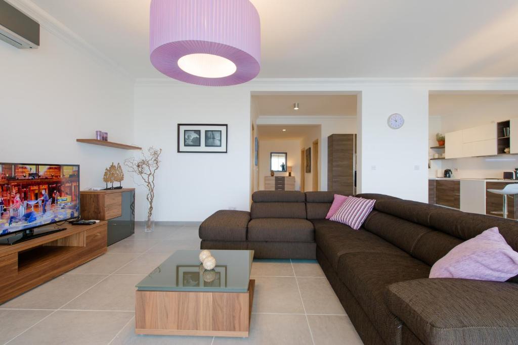 Seafront Apartment Sliema - 3