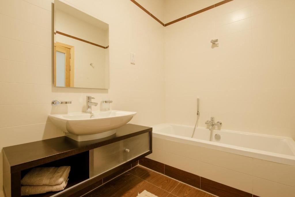 Seafront Apartment Sliema - 17