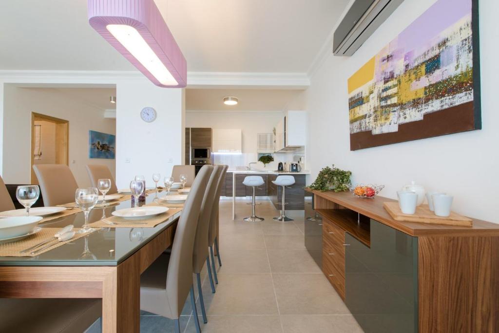 Seafront Apartment Sliema - 5