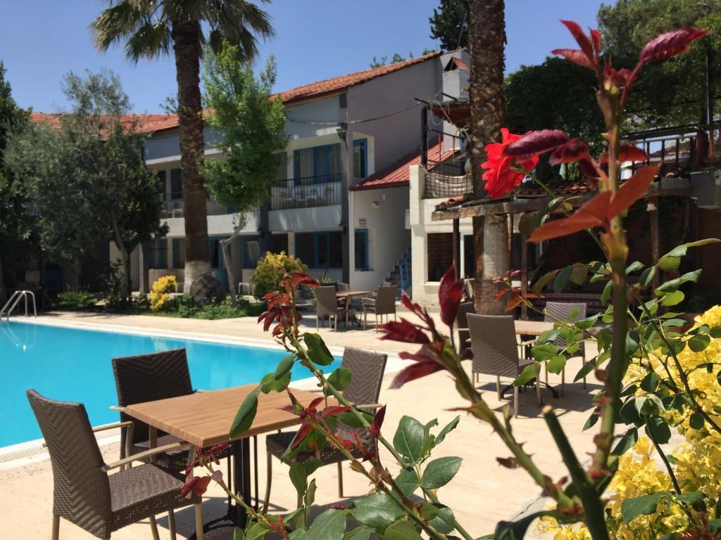 Bazén v ubytování Artemis Yörük Hotel - Pamukkale Denizli nebo v jeho okolí
