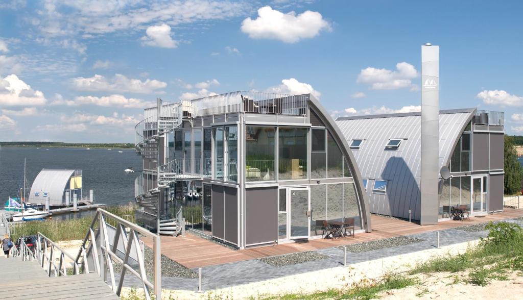 Open-Water-Resort - Housity