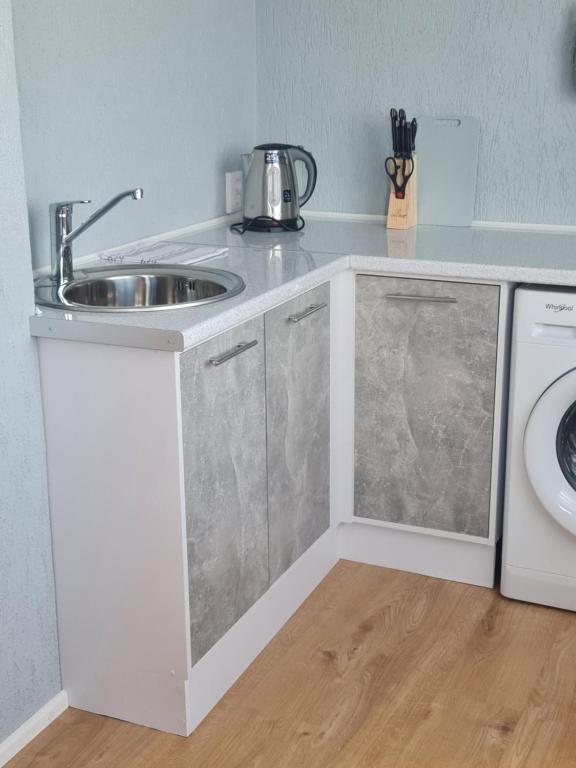 Lakeside Apartment - Hizvo