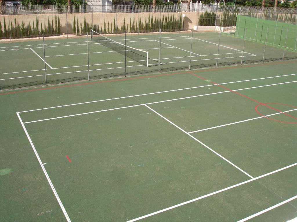 Tenis a/nebo squash v ubytování Gemelos 22 - Zand Properties nebo okolí