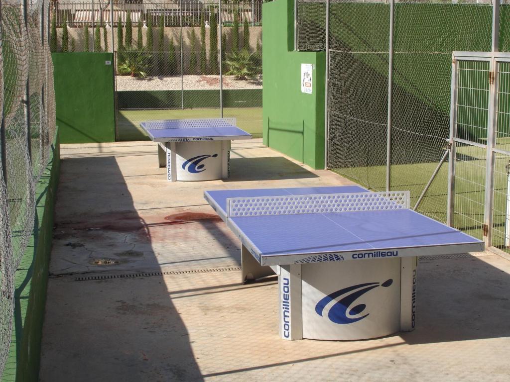 Stolní tenis v ubytování Gemelos 22 - Zand Properties nebo okolí