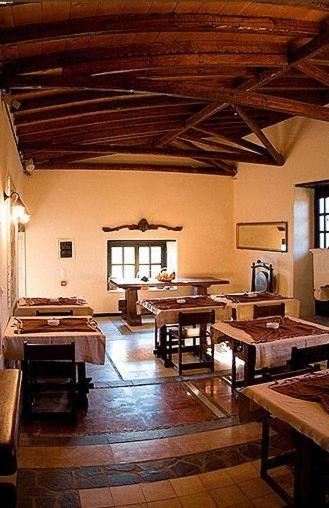 Restauracja lub miejsce do jedzenia w obiekcie Lazareto Hotel