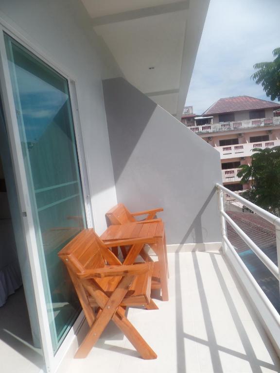Balkón nebo terasa v ubytování Kasemsuk Guesthouse SHA Extra plus