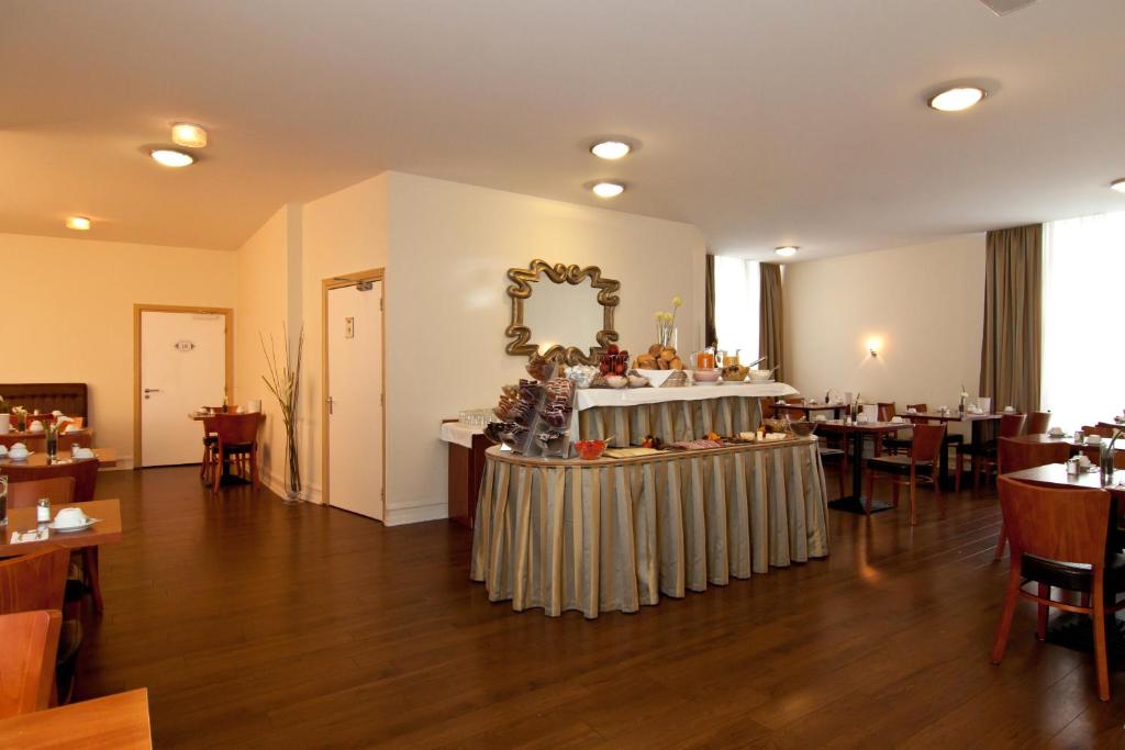 Hotel Continental Hamburg Hauptbahnhof - Resim 15