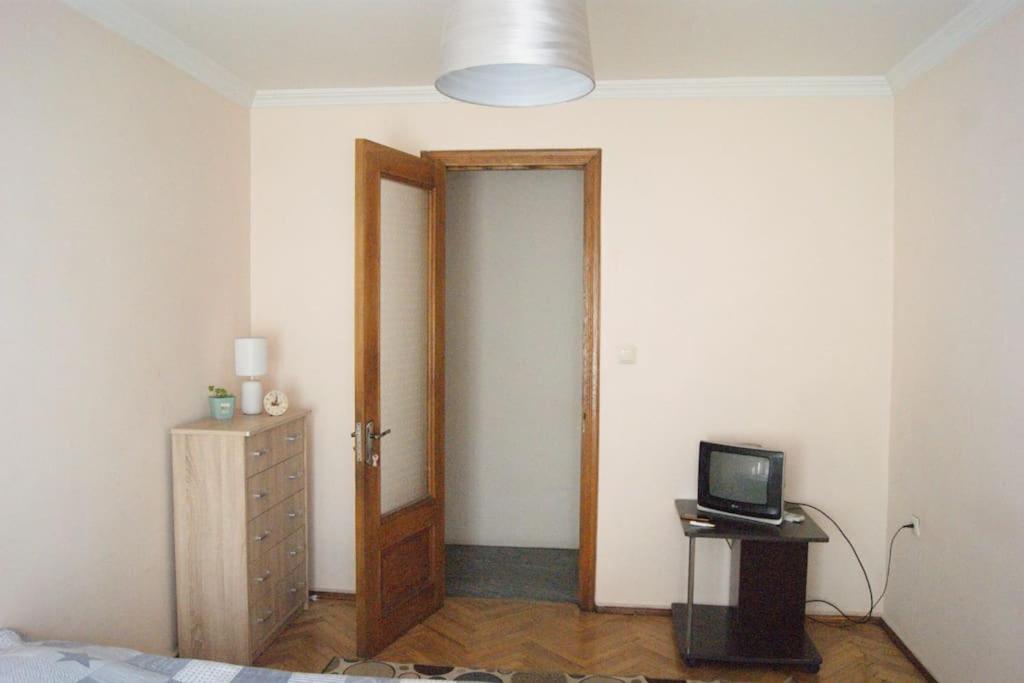 Galeriebild der Unterkunft flat near the boulevard/дом около бульвара in Batumi