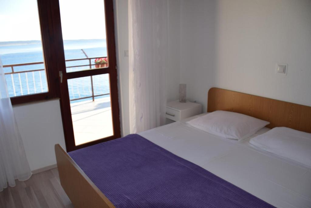 Fotografia z galérie ubytovania Apartments by the sea Ladjin Porat, Paklenica - 6631 v destinácii Starigrad-Paklenica