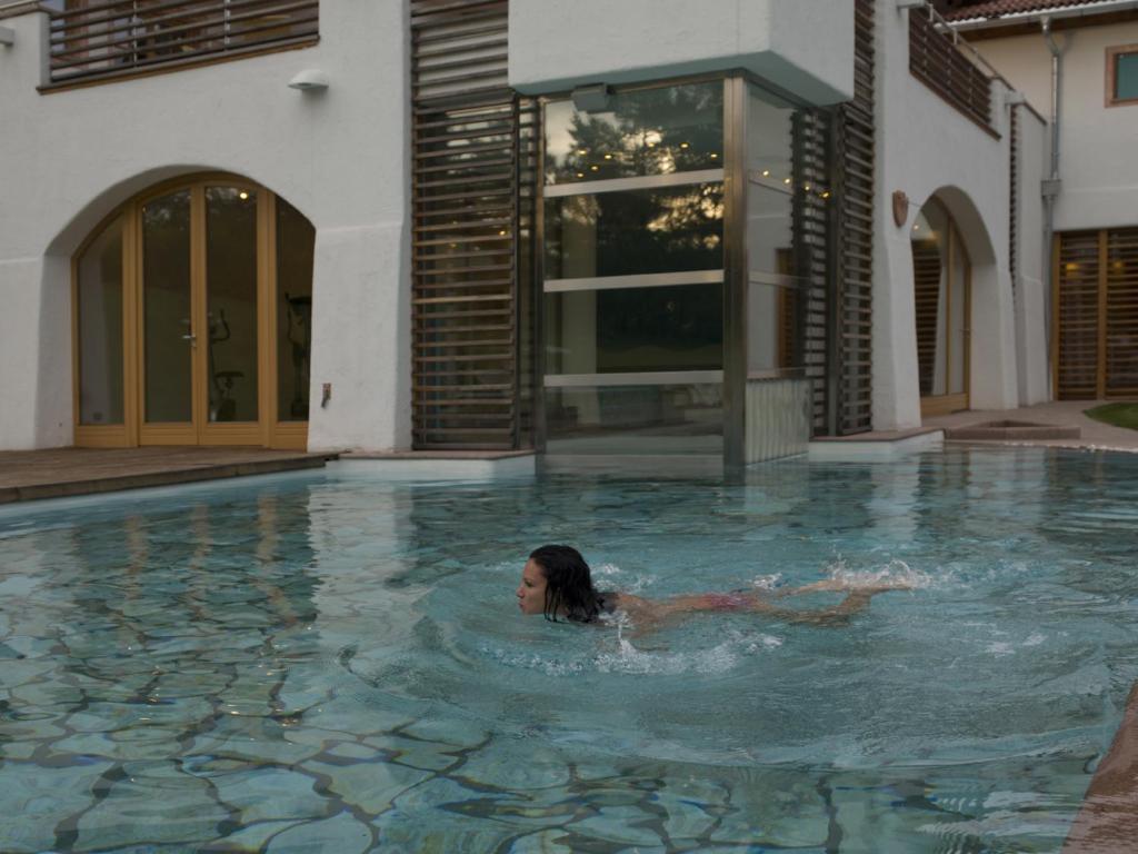 Bazén v ubytování Castelir Suite Hotel nebo v jeho okolí